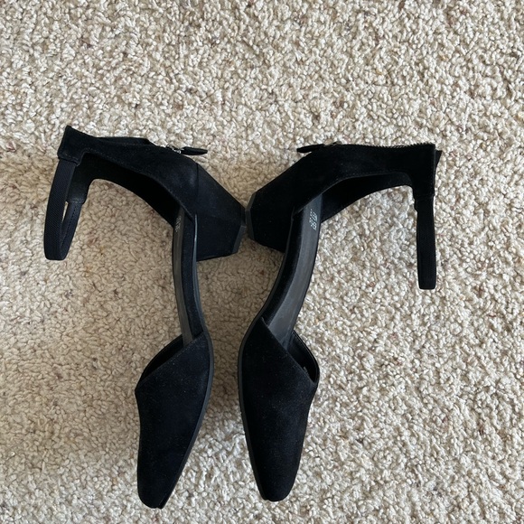 Eileen Fisher Just D’Orsay pumps in black suede, size 9 - Picture 3 of 6